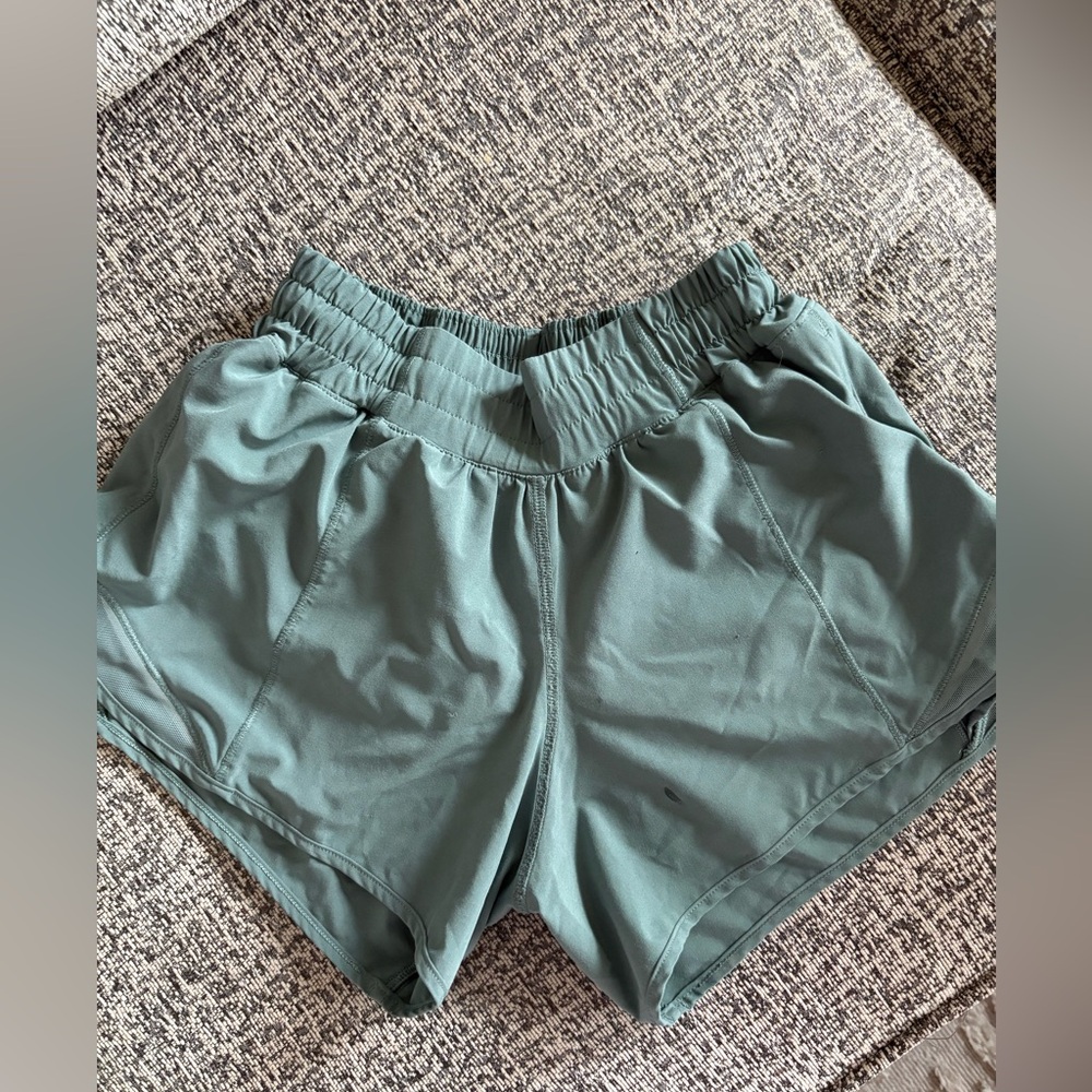 Hotty hot 4” LR shorts lululemon
